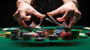 Jackpot Slots ဂိမ်းတွင် Free Spin Bonus Round ဝင်ကစားနေသည်